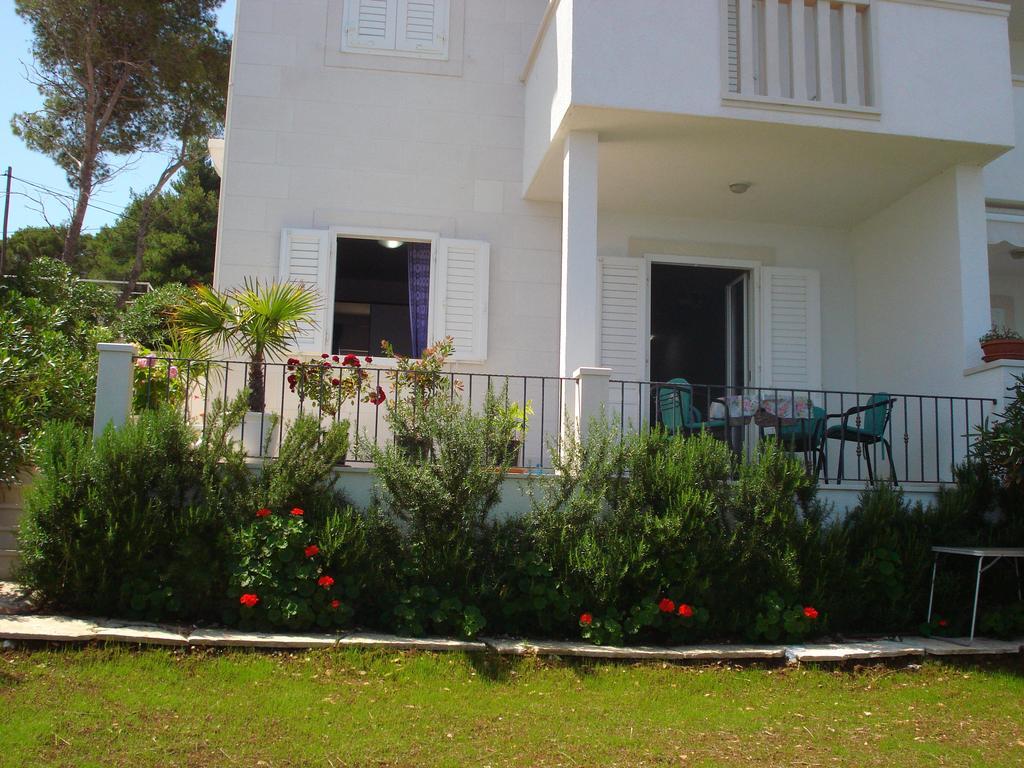 Sea Star Apartment Sutivan Bagian luar foto